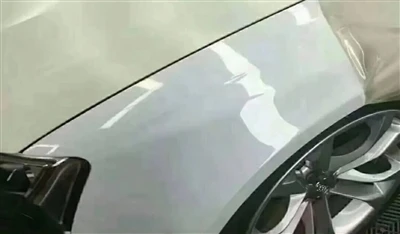 흰색 자동차 페인트가 누렇게 변하는 것을 어떻게 방지할 수 있나요?