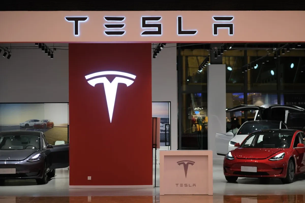 Tesla의 2월 중국 판매량이 14개월 만에 최저치를 기록했습니다.